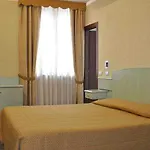 Astoria מלון