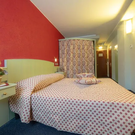 Astoria 3* بيريوِل تْشيرفينيا