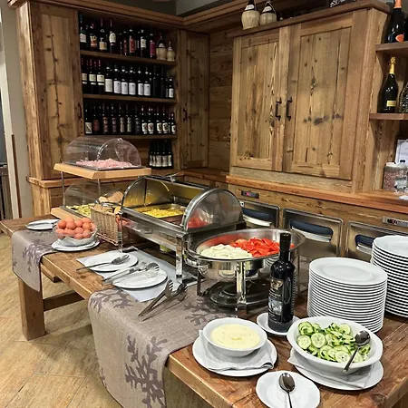 Astoria فندق بيريوِل تْشيرفينيا